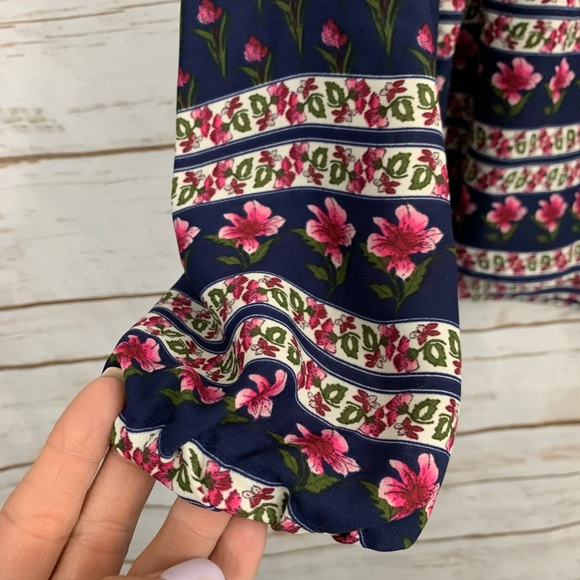Taylor & Sage Floral Lace Peasant Boho Blo… - Picture 4 of 8